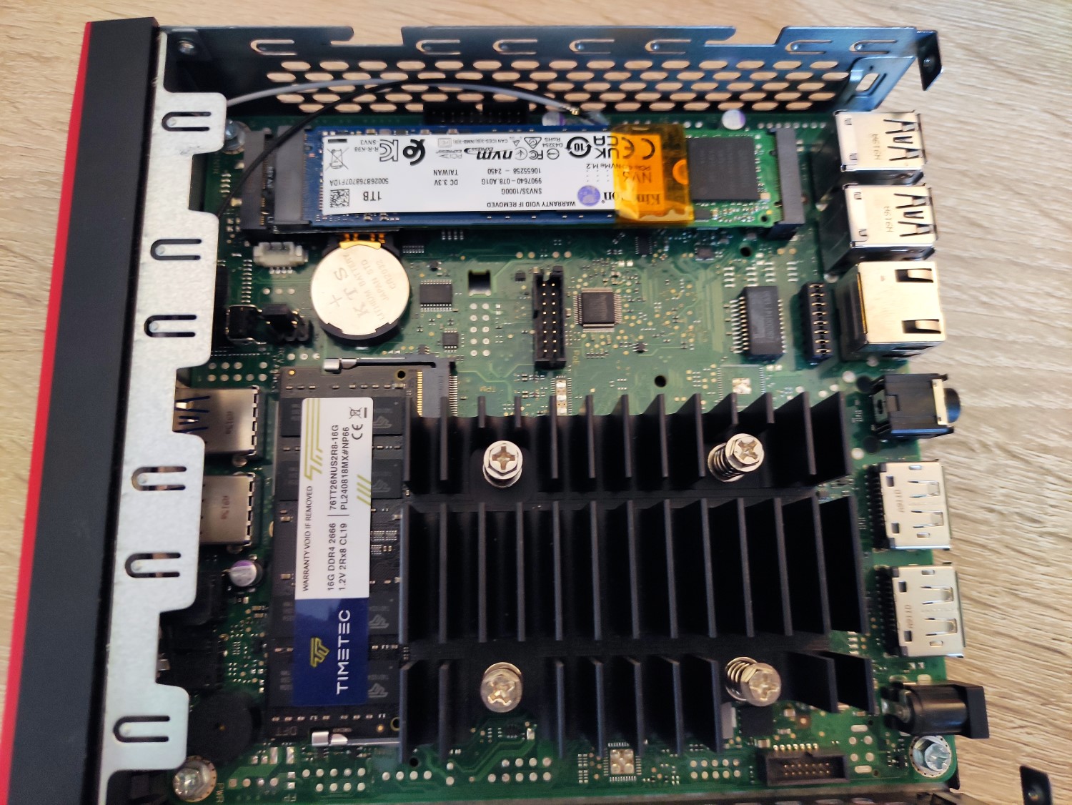 Futro mit zwei M.2 2280 SSDs