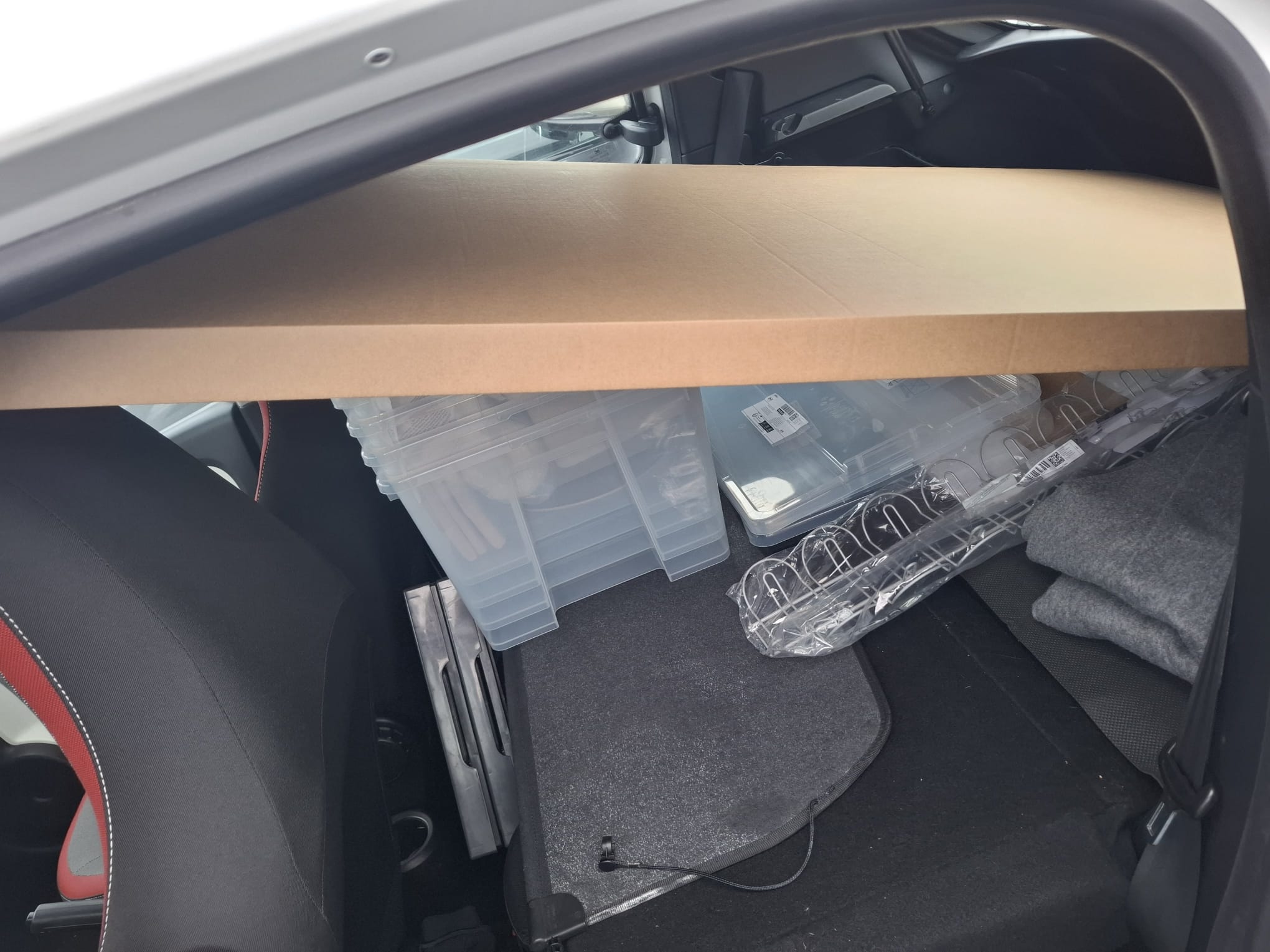 Unterschätze nie das Fassungsvermögen eines Twingos